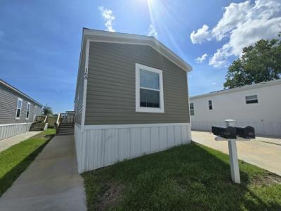 Photo 2 of 8 of home located at 4000 24th St N Unit 168 Saint Petersburg, FL 33714
