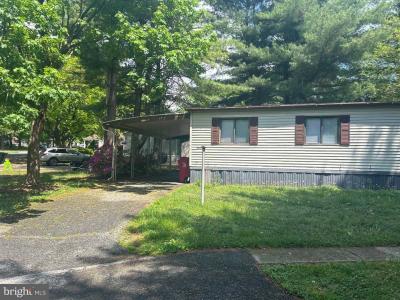 Mobile Home at 8703 Evergreen Cir, Breinigsville, PA 18031