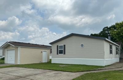 Mobile Home at 28593 Oakwood Flat Rock, MI 48134