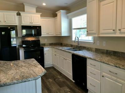Photo 4 of 8 of home located at 146 Highland Drive Leesburg, FL 34788