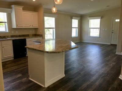 Photo 5 of 8 of home located at 146 Highland Drive Leesburg, FL 34788