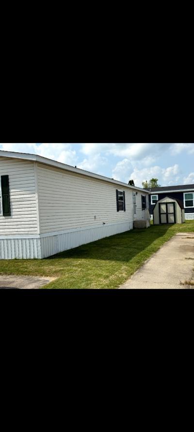 Photo 3 of 4 of home located at 1855 Parklawn Ypsilanti, MI 48198