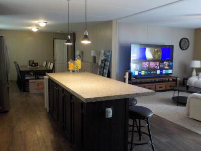 Photo 2 of 15 of home located at 11555 Culebra Road Site #564 San Antonio, TX 78253