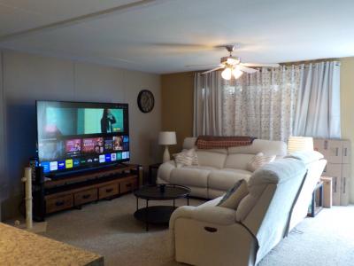 Photo 3 of 15 of home located at 11555 Culebra Road Site #564 San Antonio, TX 78253
