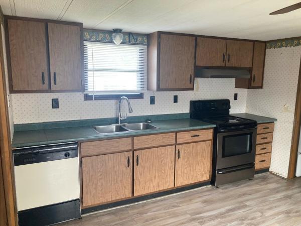 1981 Oxford OH-M-1649 Mobile Home