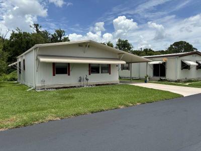 Photo 3 of 39 of home located at 340 Queen Mary Loop Lakeland, FL 33805