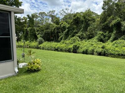 Photo 5 of 39 of home located at 340 Queen Mary Loop Lakeland, FL 33805