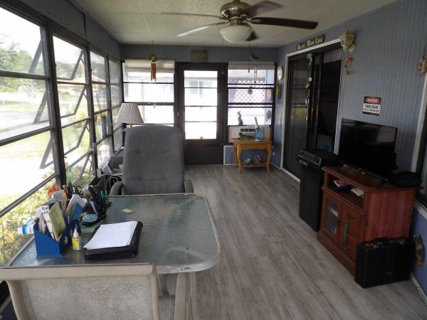 1985 PARK Manufactured Home