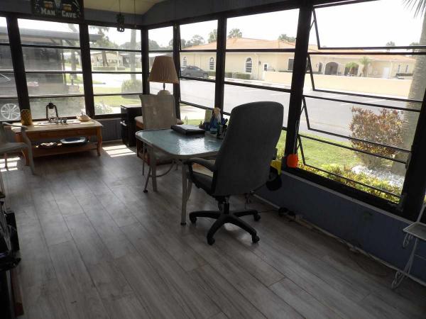 1985 PARK Manufactured Home