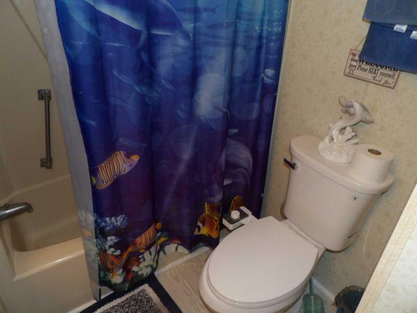 1985 PARK Manufactured Home