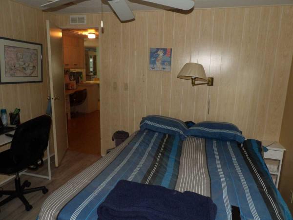 1985 PARK Manufactured Home