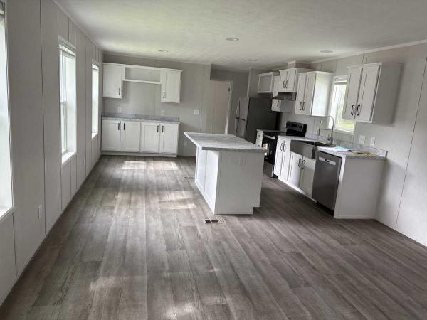 2024 Commodore Mobile Home For Sale