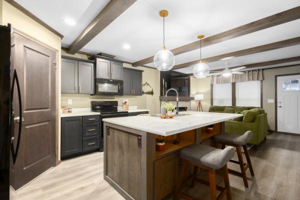 2025 Commodore Mobile Home For Sale