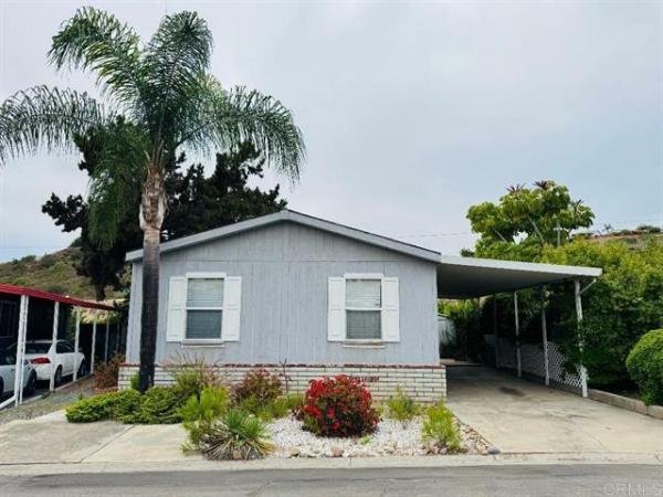 2000 Champion  Mobile Home For Sale