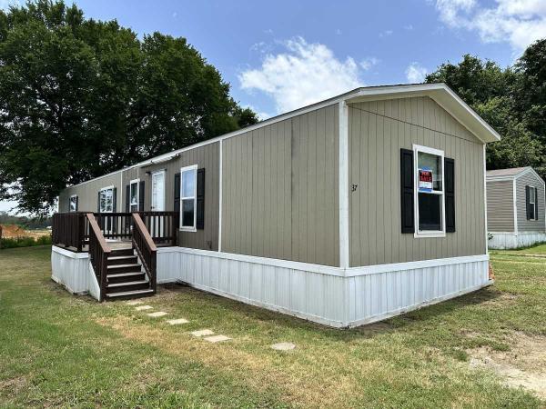 2018 Clayton Mobile Home For Sale