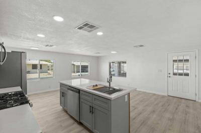 Photo 5 of 20 of home located at 500 N 67th Ave Phoenix, AZ 85043