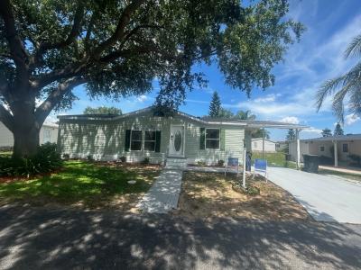 Photo 2 of 12 of home located at 611 Shadow Ridge Drive Davenport, FL 33897