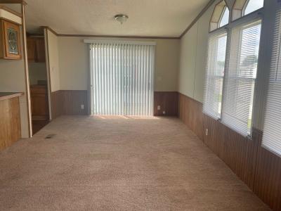 Photo 3 of 4 of home located at 118 Oak Lane Flint, MI 48506