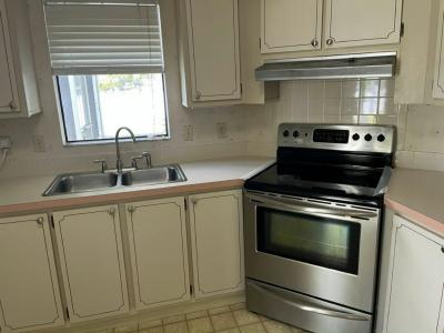 Photo 5 of 8 of home located at 1405 82nd Avenue, Site #48 Vero Beach, FL 32966