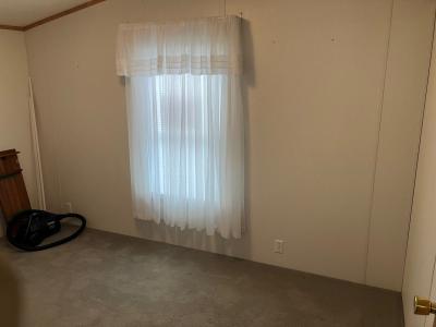 Photo 4 of 14 of home located at 1179 Hawthorne Drive Brookfield, OH 44403