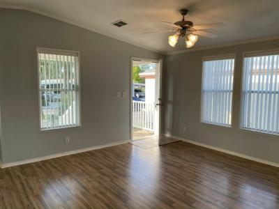 Photo 2 of 20 of home located at 537 Falcon Crest Plant City, FL 33565