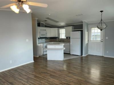 Photo 3 of 20 of home located at 537 Falcon Crest Plant City, FL 33565