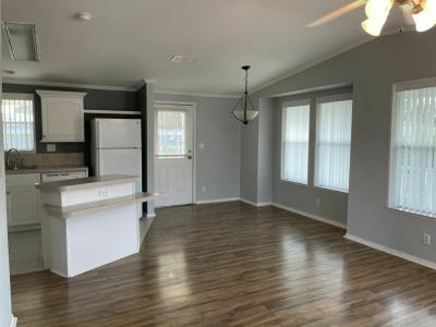 Photo 4 of 20 of home located at 537 Falcon Crest Plant City, FL 33565