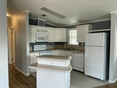 Photo 5 of 20 of home located at 537 Falcon Crest Plant City, FL 33565