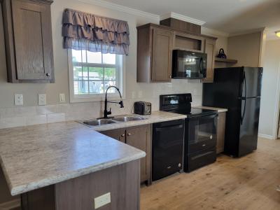 Photo 4 of 10 of home located at 3751 Laurel Valley Blvd. Zephyrhills, FL 33542
