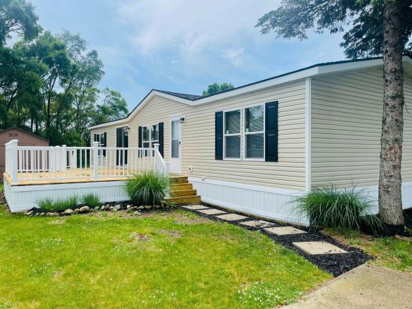 1990 CHAMPION Mobile Home For Sale