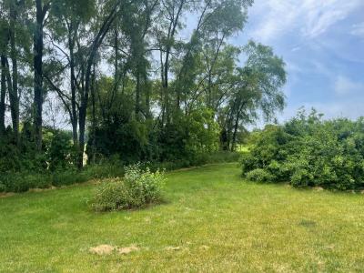 Photo 3 of 20 of home located at 3750 Walnut Wood White Lake, MI 48383