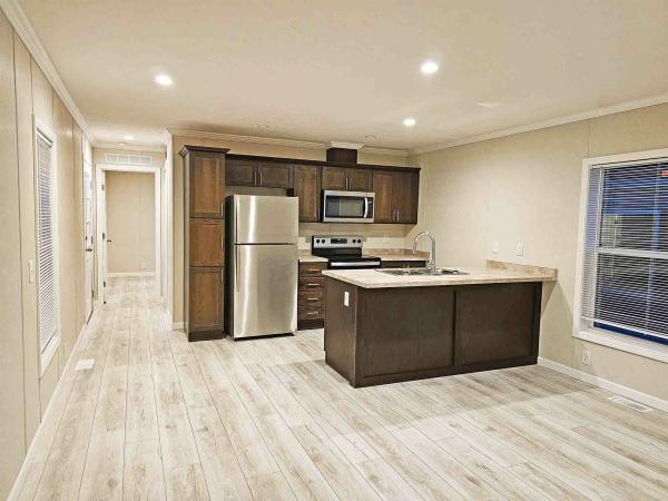 2025 Skyline 864A  Home