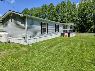 Photo 4 of 14 of home located at 8220 Airport Rd Lot 22 Bath, PA 18014