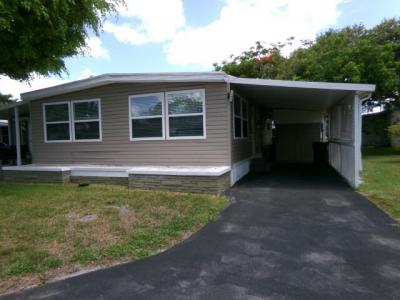 Photo 2 of 15 of home located at 4530 NW 68th Ct. L04 Coconut Creek, FL 33073