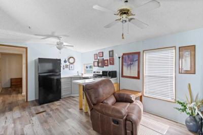 Photo 4 of 18 of home located at 16 Coral Ln Auburndale, FL 33823