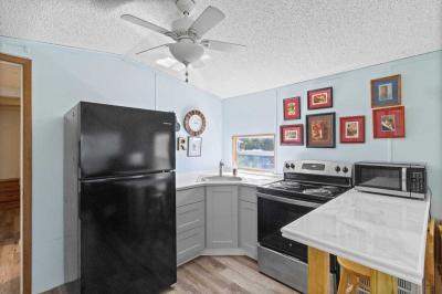 Photo 3 of 18 of home located at 16 Coral Ln Auburndale, FL 33823