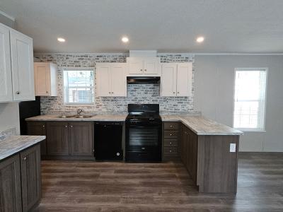 Photo 2 of 7 of home located at 200 Pinewood Chillicothe, IL 61523