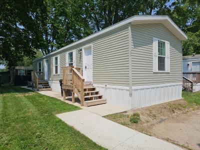 Photo 5 of 7 of home located at 200 Pinewood Chillicothe, IL 61523