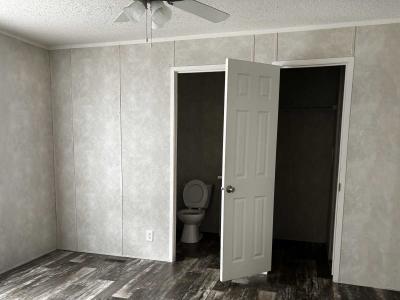 Photo 3 of 5 of home located at 707 Feldman Dr Lot T05 Lincoln, IL 62656