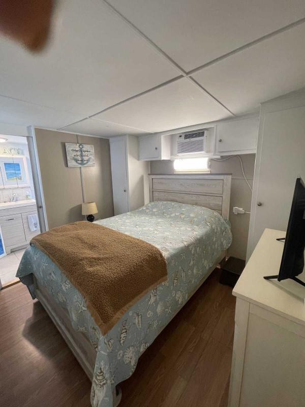 1957 1BR/1BA Mobile Home