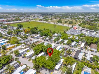 Photo 3 of 29 of home located at 451 SE 8 St Lot 119 Homestead, FL 33030