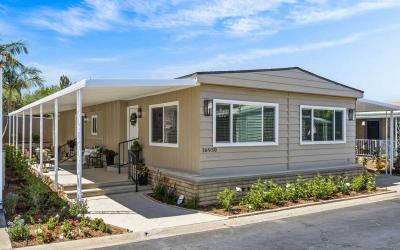 Photo 2 of 24 of home located at 16950 Lake Park Way #7 Yorba Linda, CA 92886