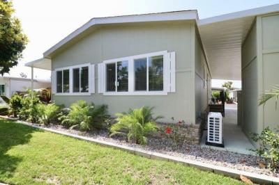 Photo 3 of 42 of home located at 16735 Lake Knoll Ln #195 Yorba Linda, CA 92886