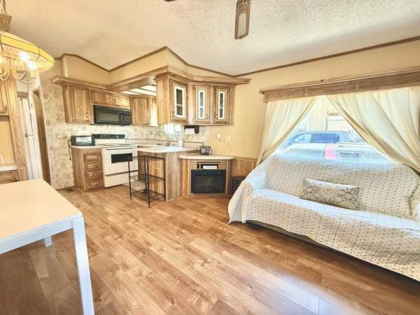 1987 Fleetwood Manufactured Home