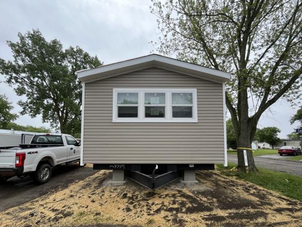 Photo 1 of 1 of home located at 1001 Glencoe Dr. Findlay, OH 45840