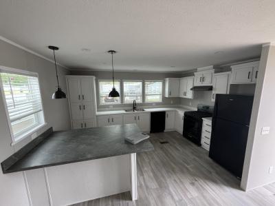 Photo 2 of 3 of home located at 1016 Glencoe Dr. Findlay, OH 45840