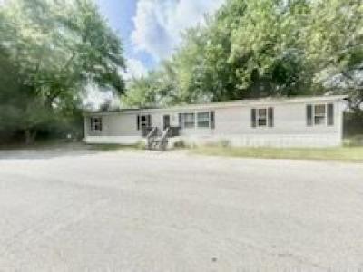 Mobile Home at 3420 King Henry Court Lot 3420Khc Peoria, IL 61604