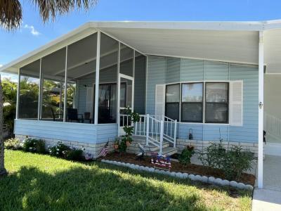 Photo 4 of 7 of home located at 1405 82nd Avenue, Site #116 Vero Beach, FL 32966