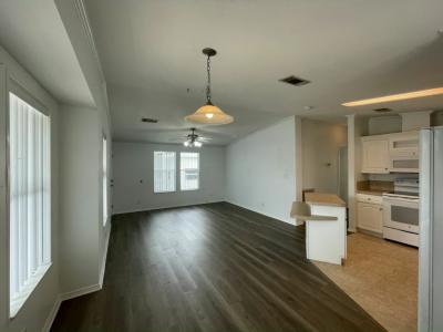 Photo 2 of 20 of home located at 984 Haiti Avenue Venice, FL 34285