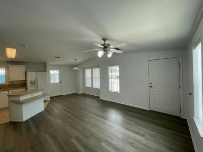 Photo 4 of 20 of home located at 984 Haiti Avenue Venice, FL 34285